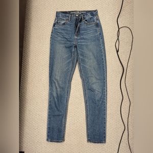 Moms jeans 24 00